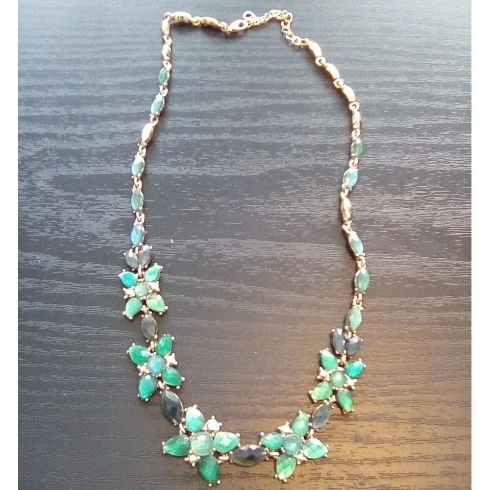 Sparkling Emerald Flower Cluster Necklace Gold Tone Women Statement Jewelry